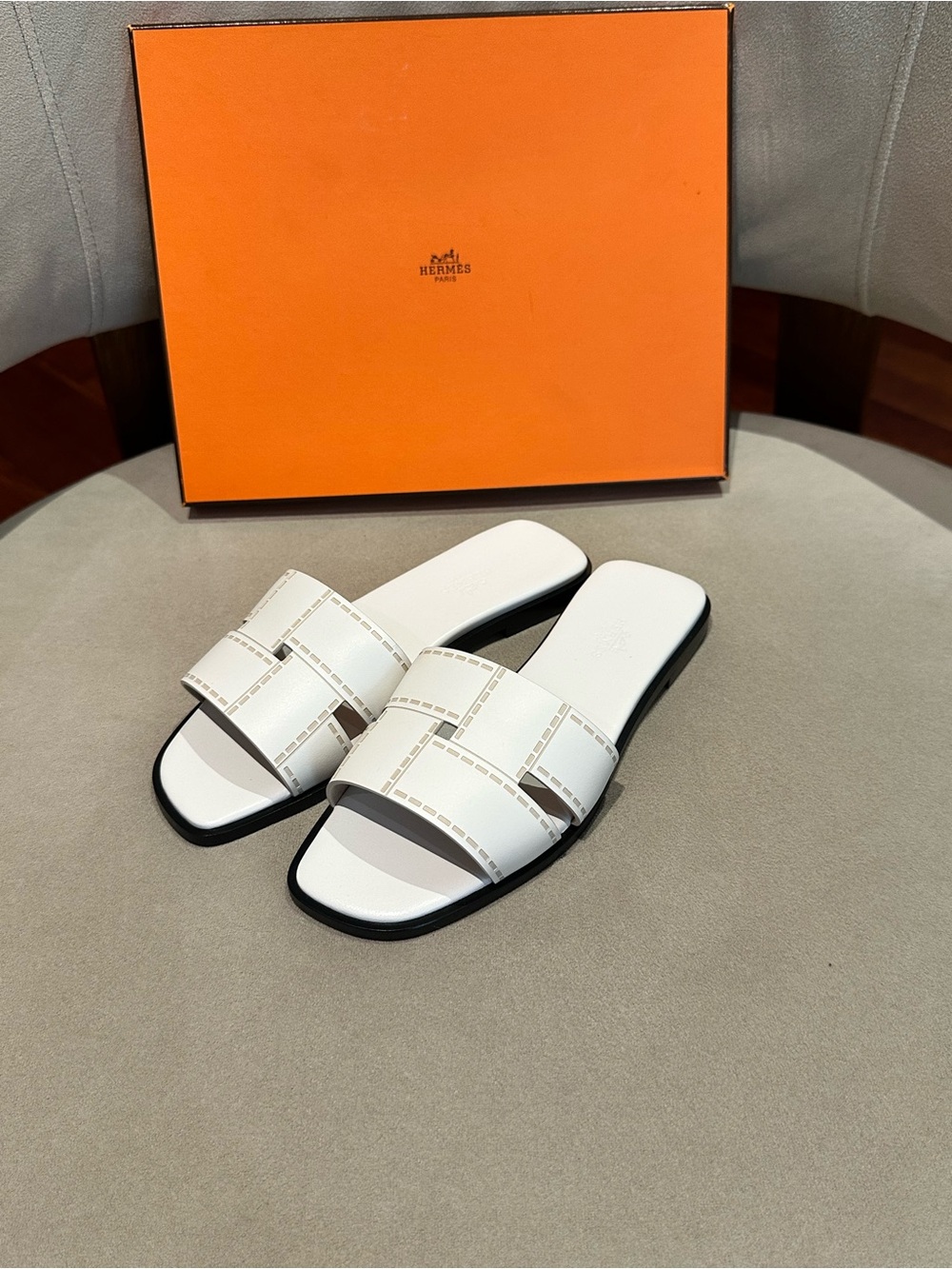 New Auth Hermes Idioma Sandals